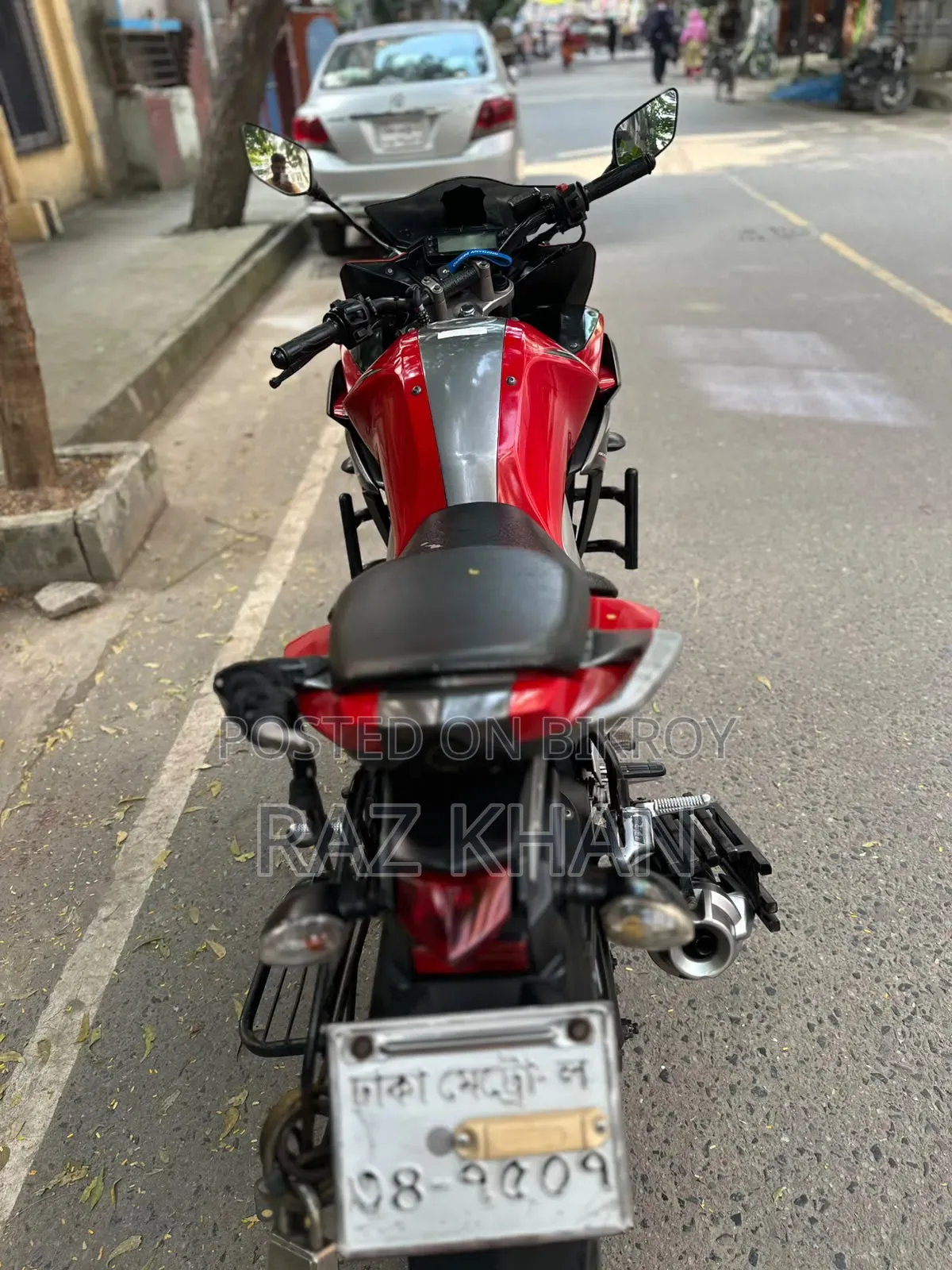 যামাহা ফাজার ভি২ ২০১৭ লাল