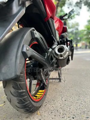 যামাহা ফাজার ভি২ ২০১৭ লাল