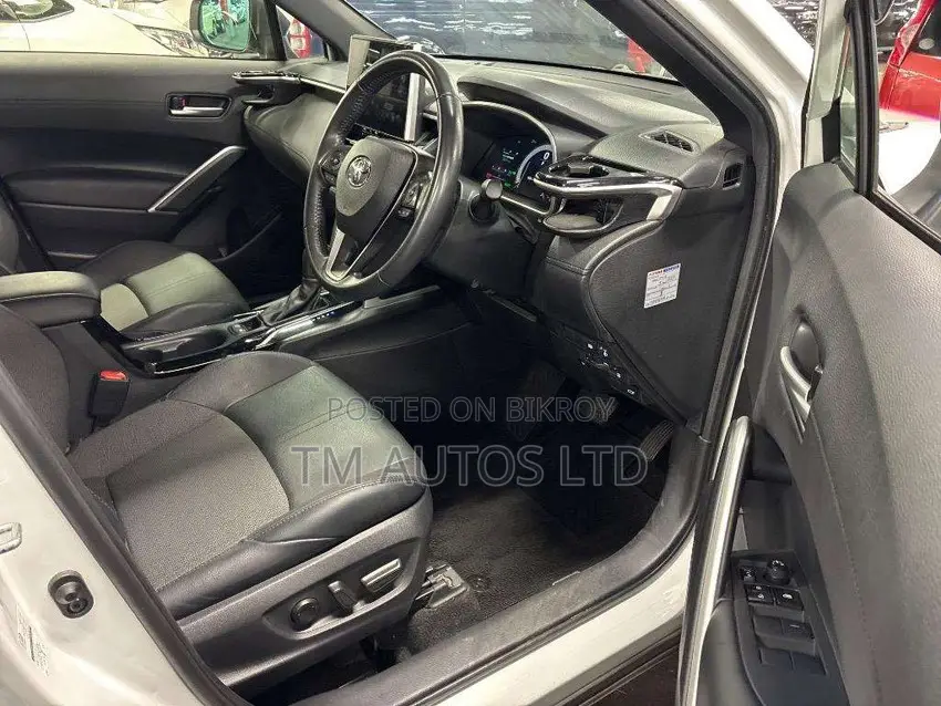 Toyota Corolla Cross 2024 Pearl