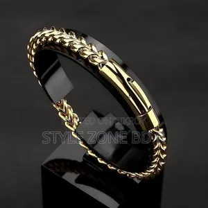 ✨ প্রিমিয়াম গোল্ডেন ব্রেসলেট 
Style Zone Bd R 🖤