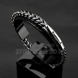 ✨ প্রিমিয়াম গোল্ডেন ব্রেসলেট 
Style Zone Bd R 🖤