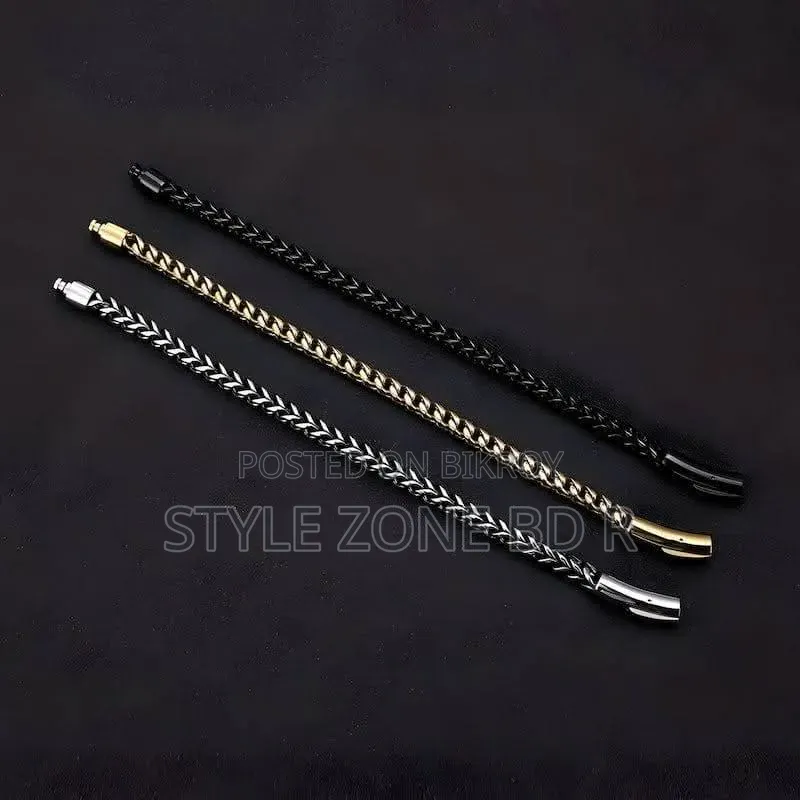 ✨ প্রিমিয়াম গোল্ডেন ব্রেসলেট 
Style Zone Bd R 🖤