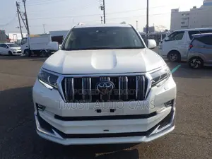 Toyota Land Cruiser Prado 2022 Pearl