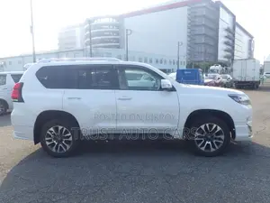 Toyota Land Cruiser Prado 2022 Pearl