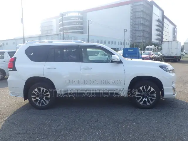 Toyota Land Cruiser Prado 2022 Pearl