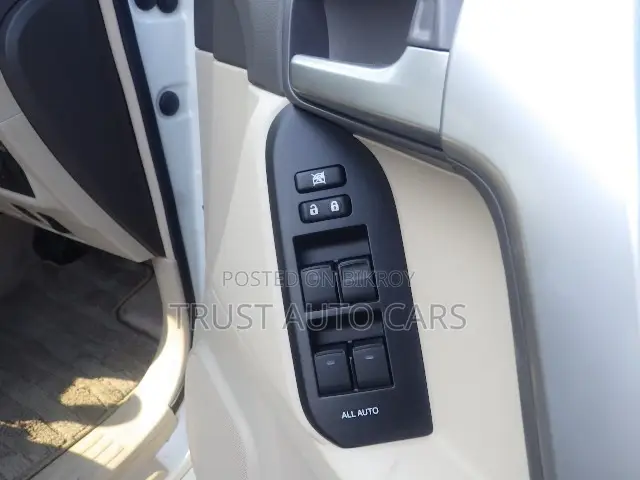 Toyota Land Cruiser Prado 2022 Pearl