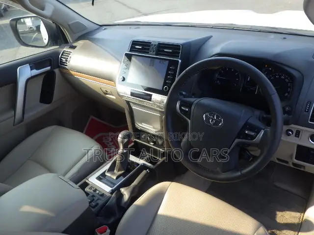 Toyota Land Cruiser Prado 2022 Pearl