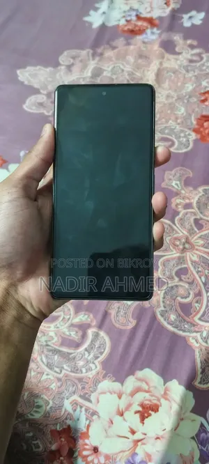 EL 8 GB Black