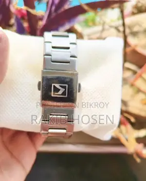 Curren Watch