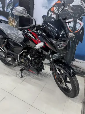 বাজাজ পালসার ১৫০ ২০২৪ ব্ল্যাক