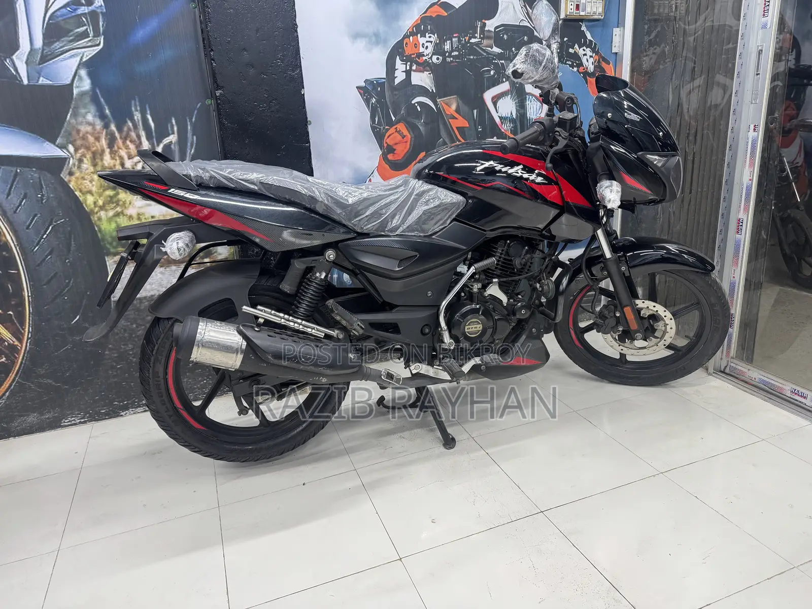 বাজাজ পালসার ১৫০ ২০২৪ ব্ল্যাক