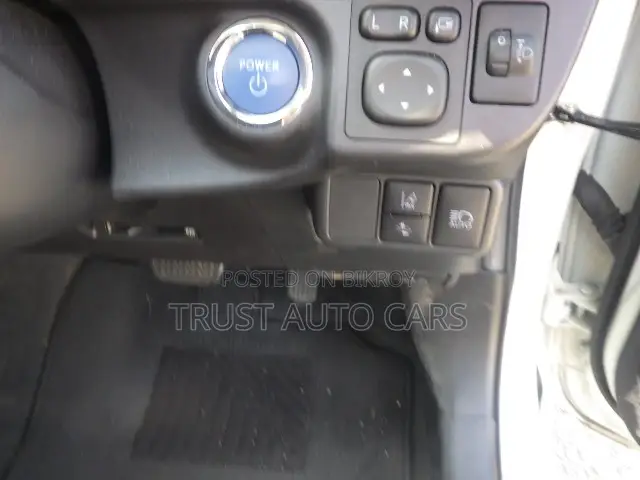 টয়োটা অ্যাকোয়া ২০২১ পার্ল