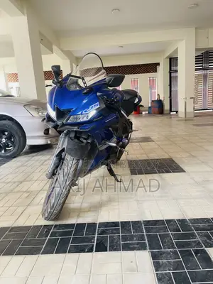 ইয়ামাহা আর১৫ ভি৩ ২০২০ নীল