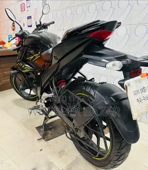 সুজুকি জিক্সার ২০২৫ কালো