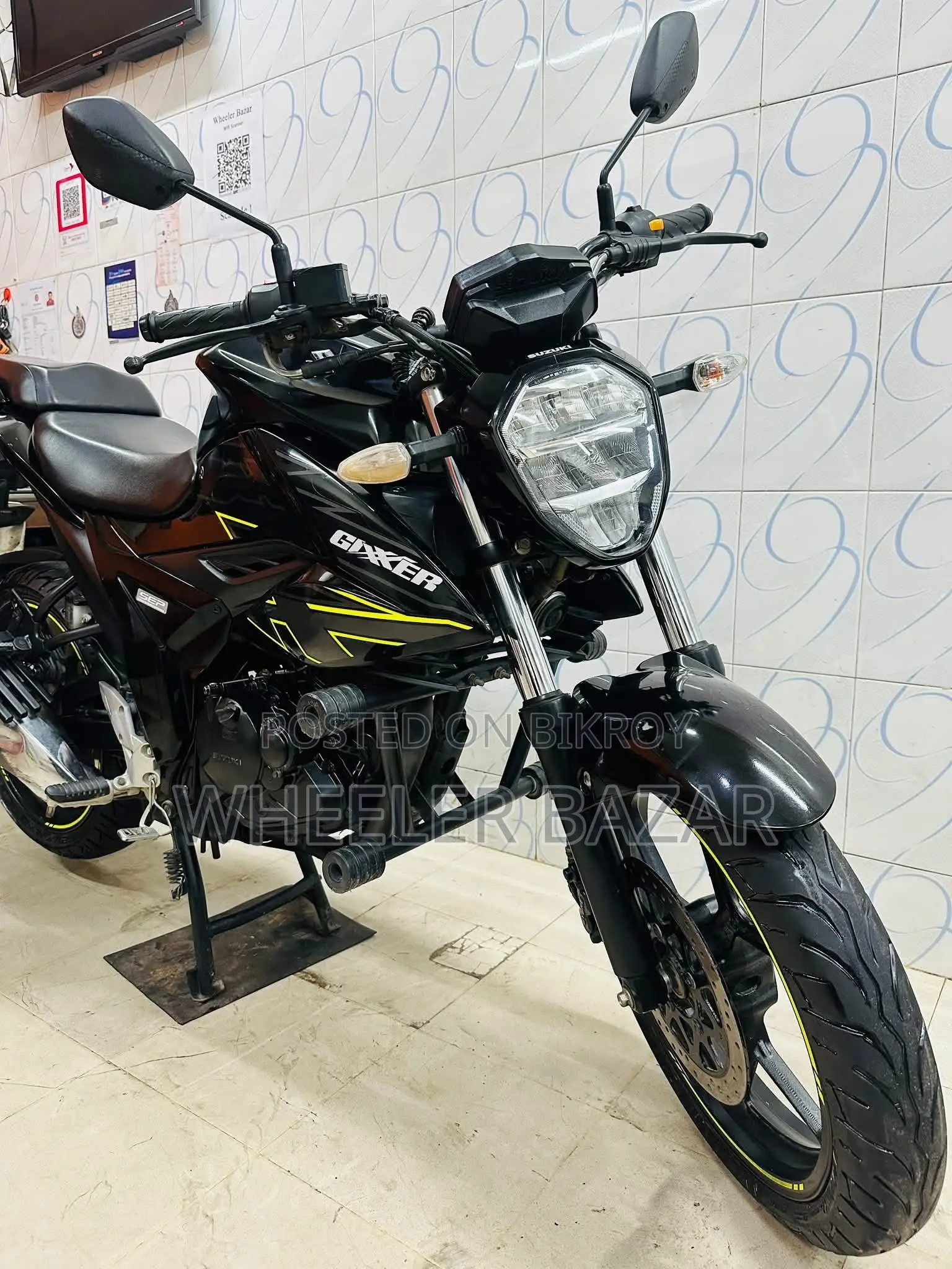 সুজুকি জিক্সার ২০২৫ কালো
