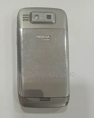 নোকিয়া ই৭২ কালো