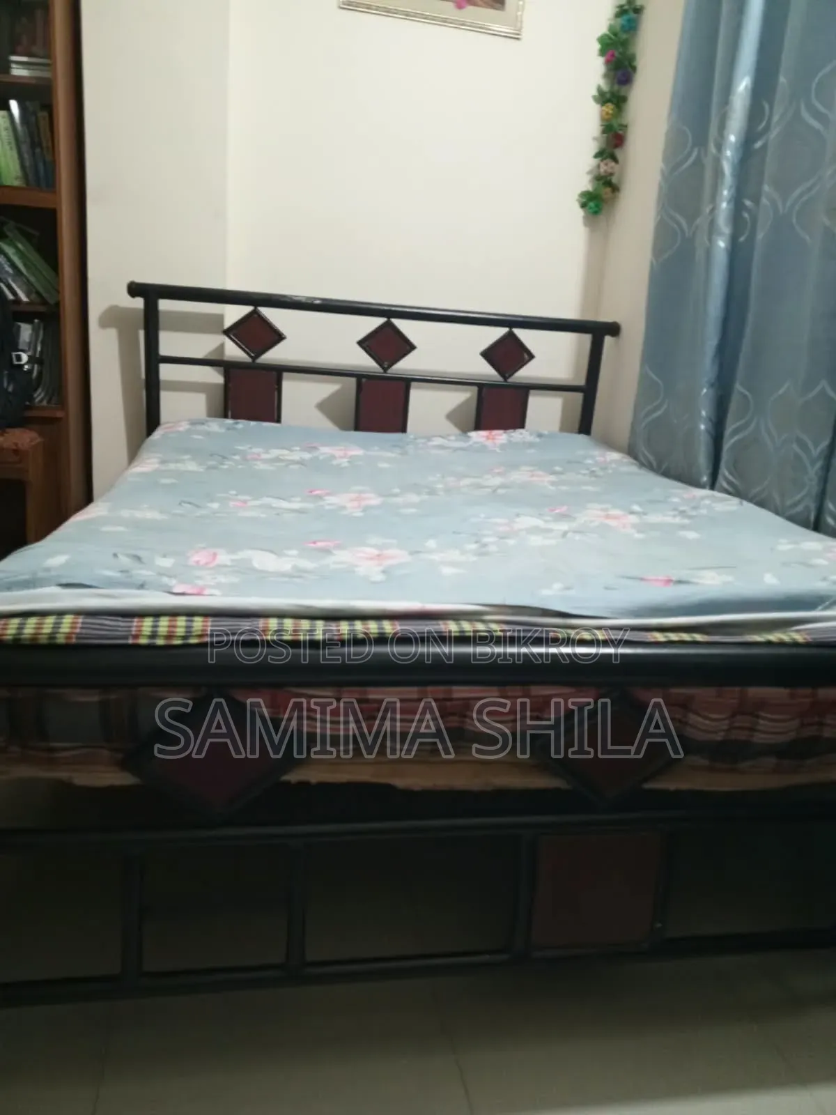 বেডফ্রেম সহ ডাবল মেটাল বেড