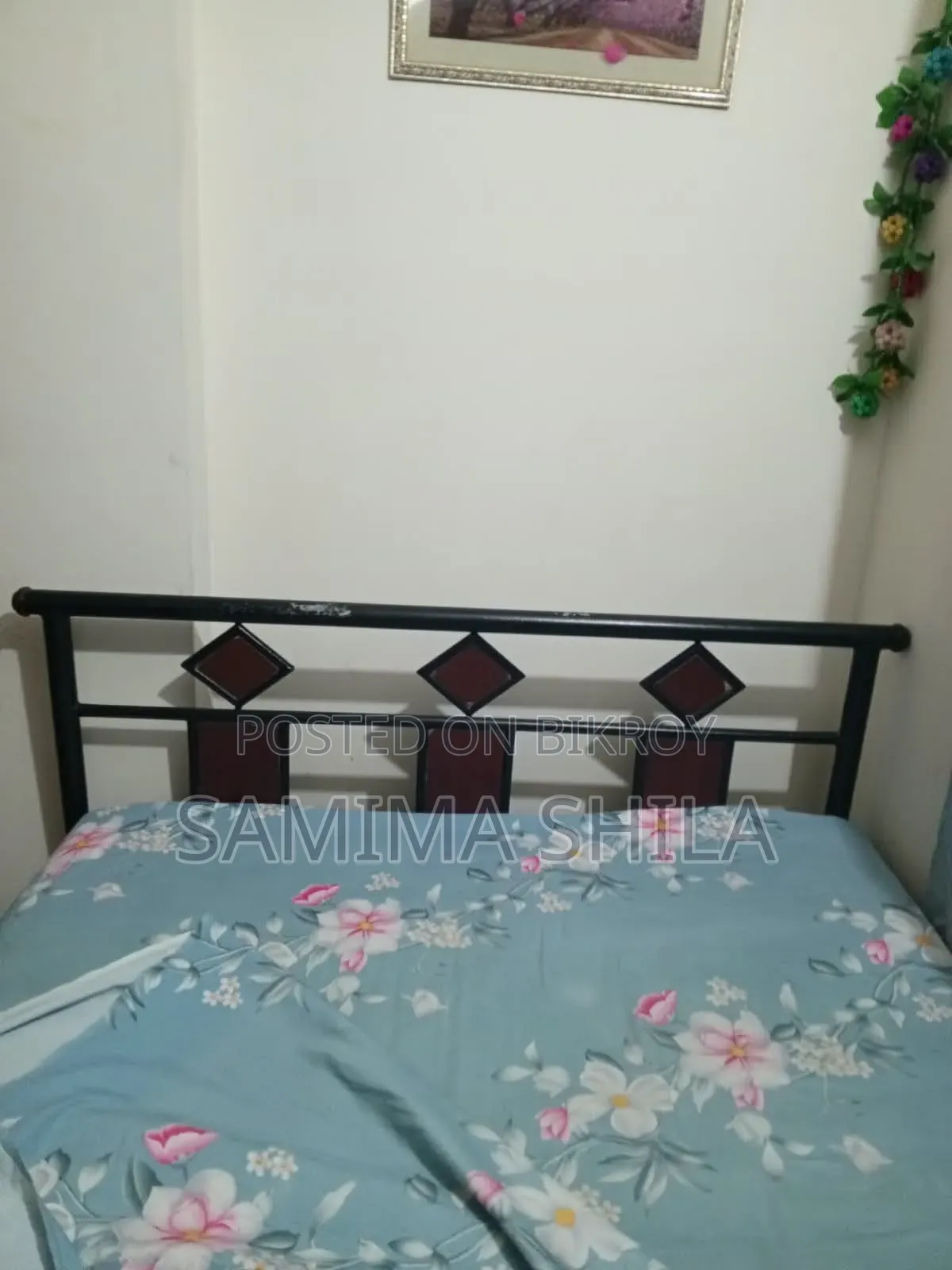 বেডফ্রেম সহ ডাবল মেটাল বেড