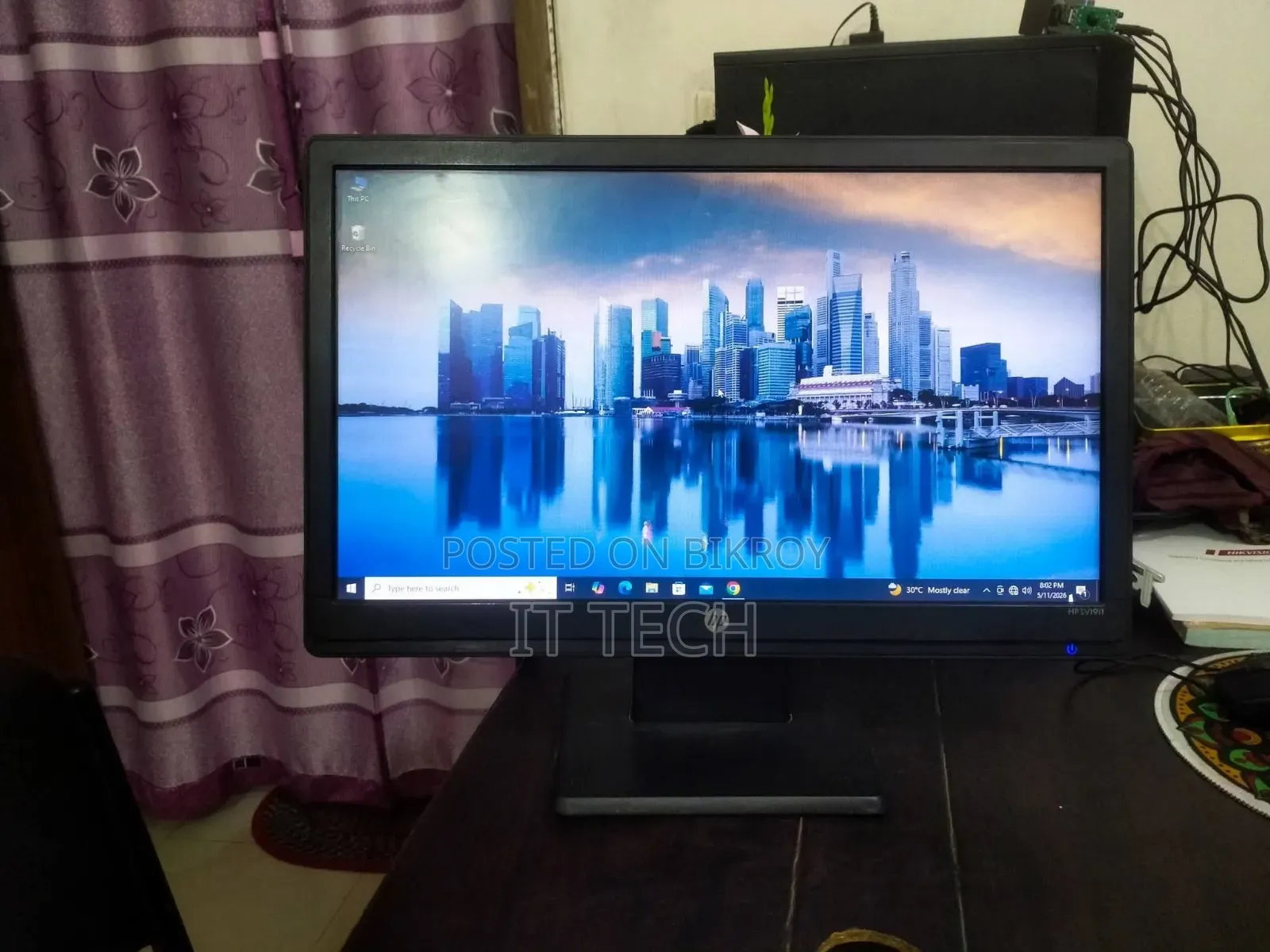 এইচপি/ডেল ফুল ফ্রেশ ১৯" এলইডি মনিটর