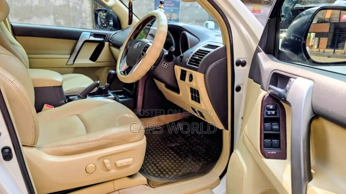 Toyota Land Cruiser 4.0 V6 DLX 2015 Pearl