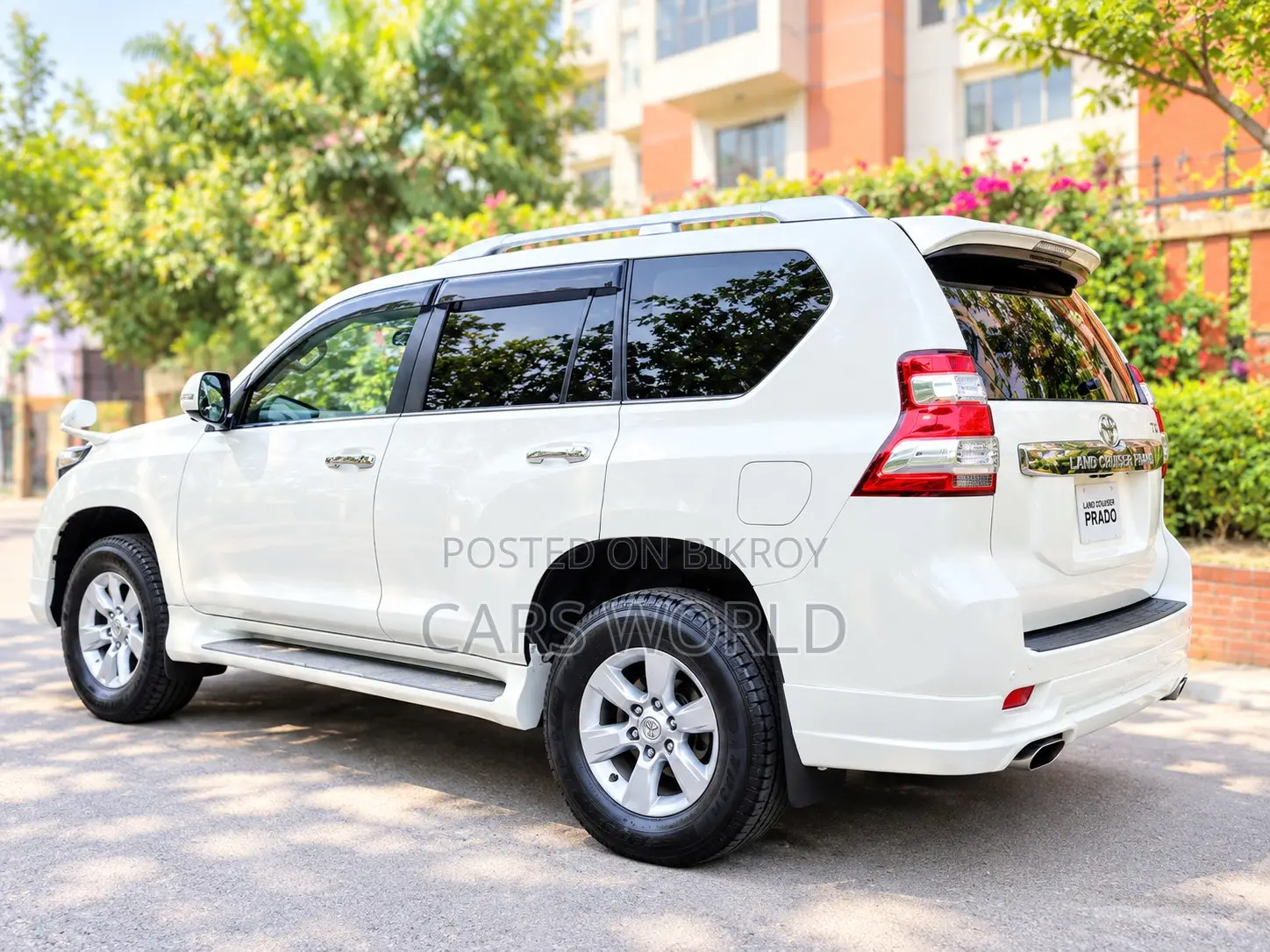 Toyota Land Cruiser 4.0 V6 DLX 2015 Pearl
