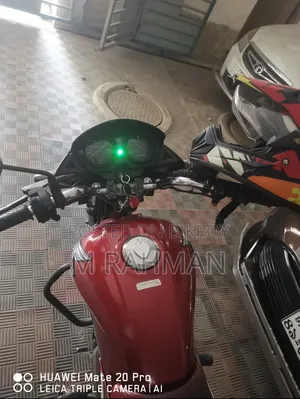 Honda CB 2017 Red