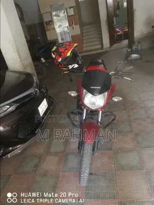 Honda CB 2017 Red