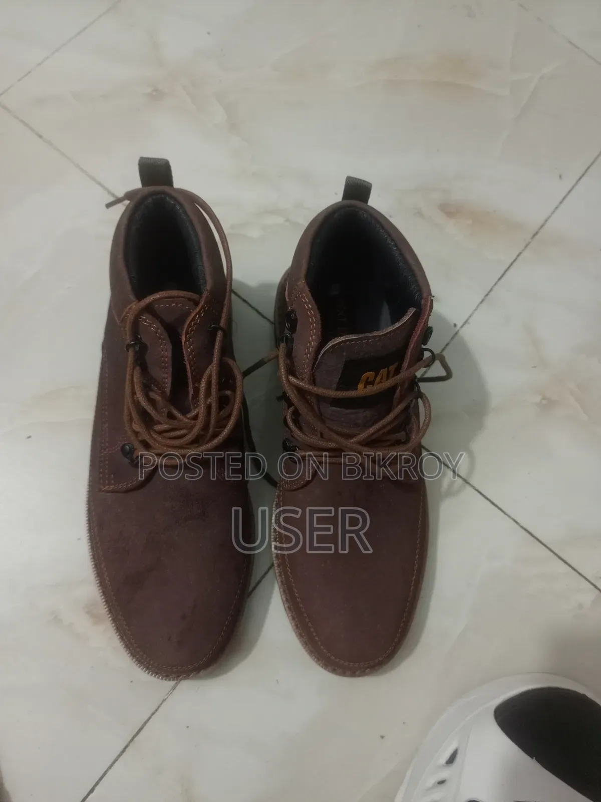 ১০০% চামড়ার বুট জুতা বিক্রি করতে চাই।