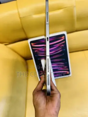 Apple iPad Pro 12.9 (2022) 128 GB Gray
