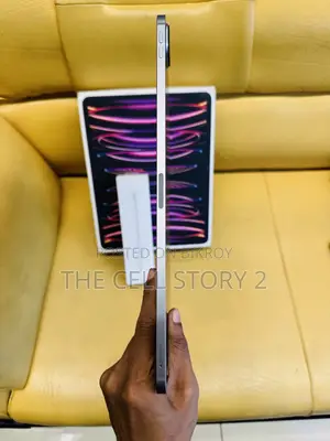 Apple iPad Pro 12.9 (2022) 128 GB Gray
