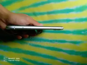 Apple iPhone 11 64 GB White