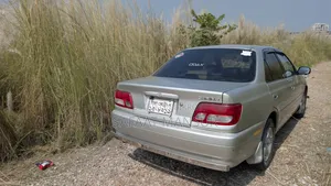 Toyota Carina 1.5 Front-Wheel Drive Sedan 2000 Silver