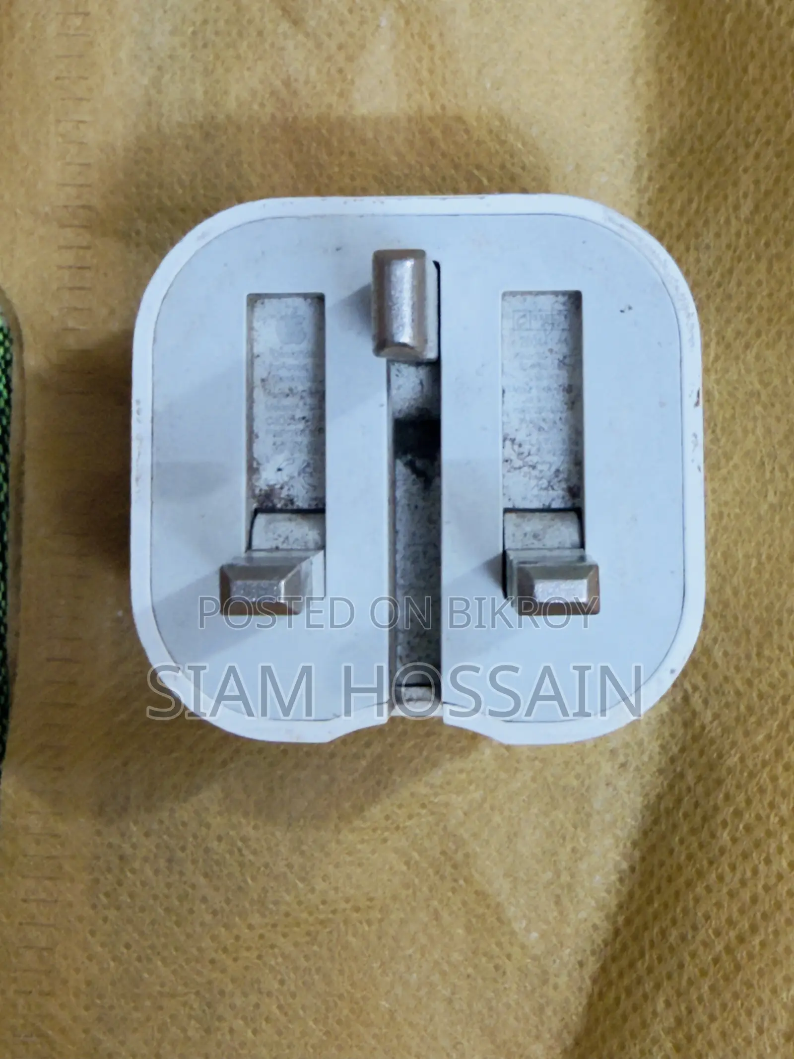 অ্যাপল ২০ওয়াট এডাপ্টার মাত্র ৬ মাস ব্যবহৃত কোনো বক্স নেই