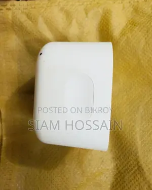 অ্যাপল ২০ওয়াট এডাপ্টার মাত্র ৬ মাস ব্যবহৃত কোনো বক্স নেই
