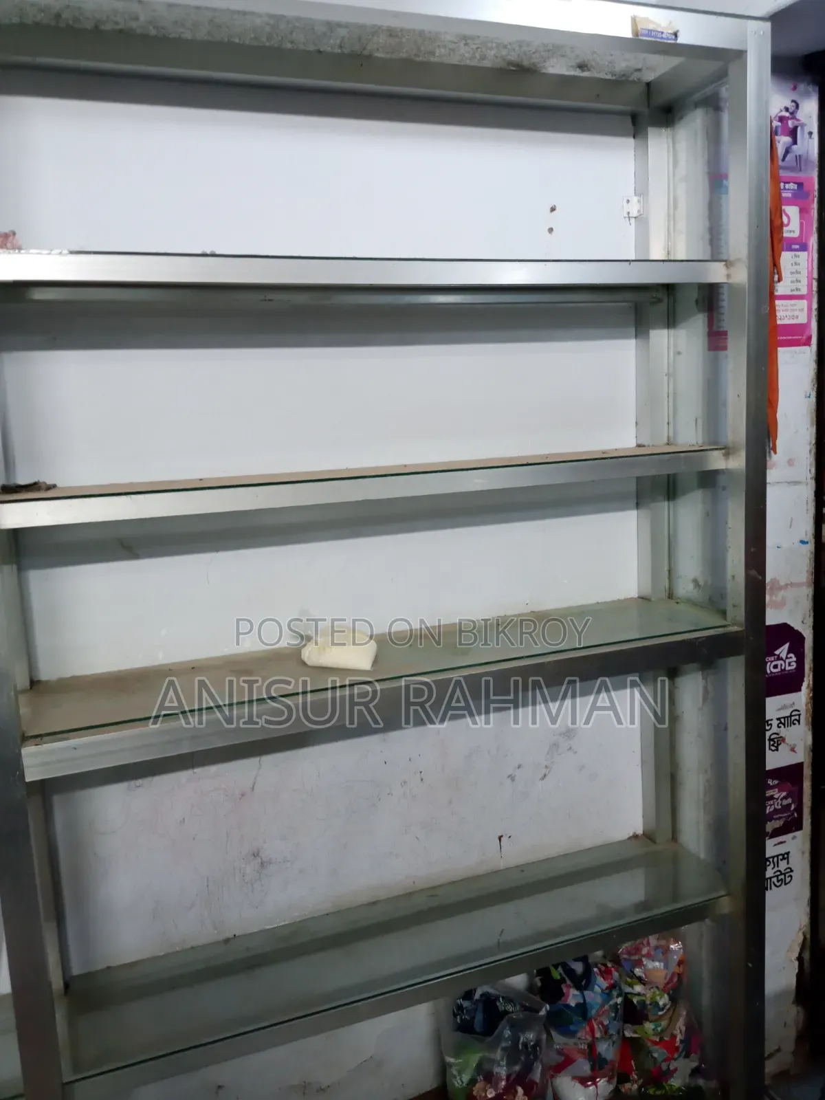 Equipment for storing things and clothes