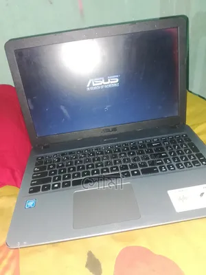 Laptop Asus VivoBook Max X541UA 4GB Intel Core 5 HDD+SSD 128GB