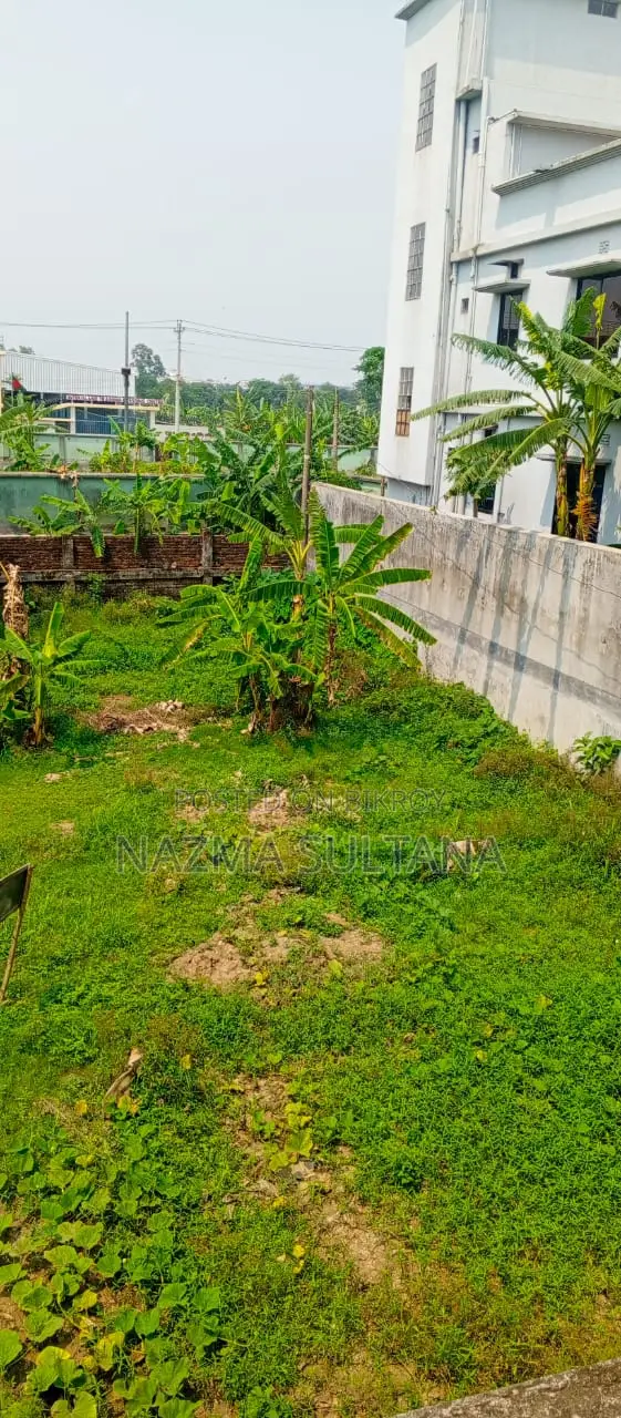 10 Katha Land with House in the Developing Industrial Area of Gazipur