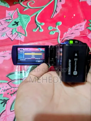 Original Sony Handycam HDR-CX150E (With Original Box & Charger)