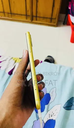 Apple iPhone 11 64 GB Yellow