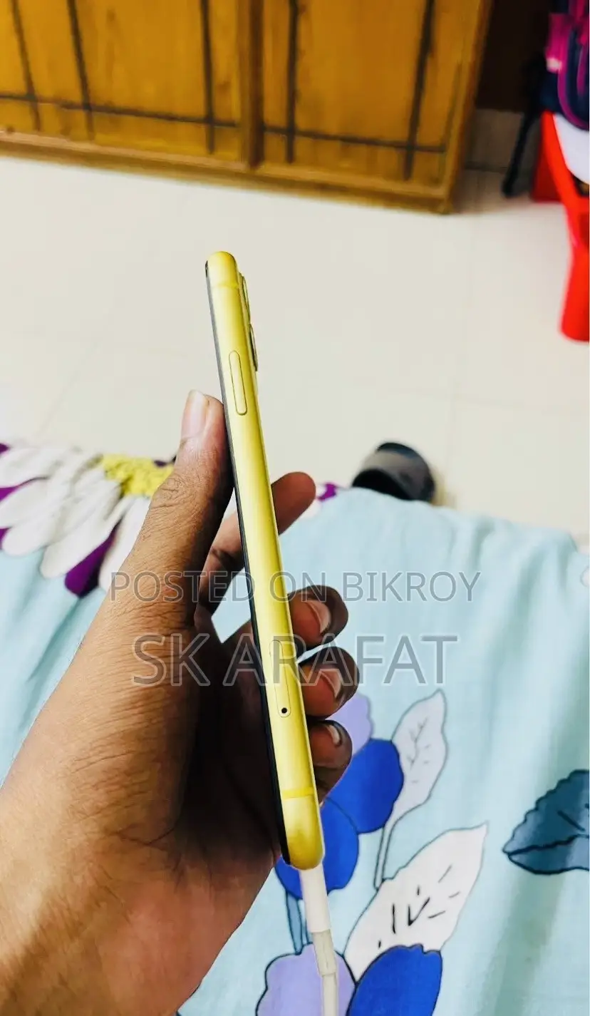 Apple iPhone 11 64 GB Yellow