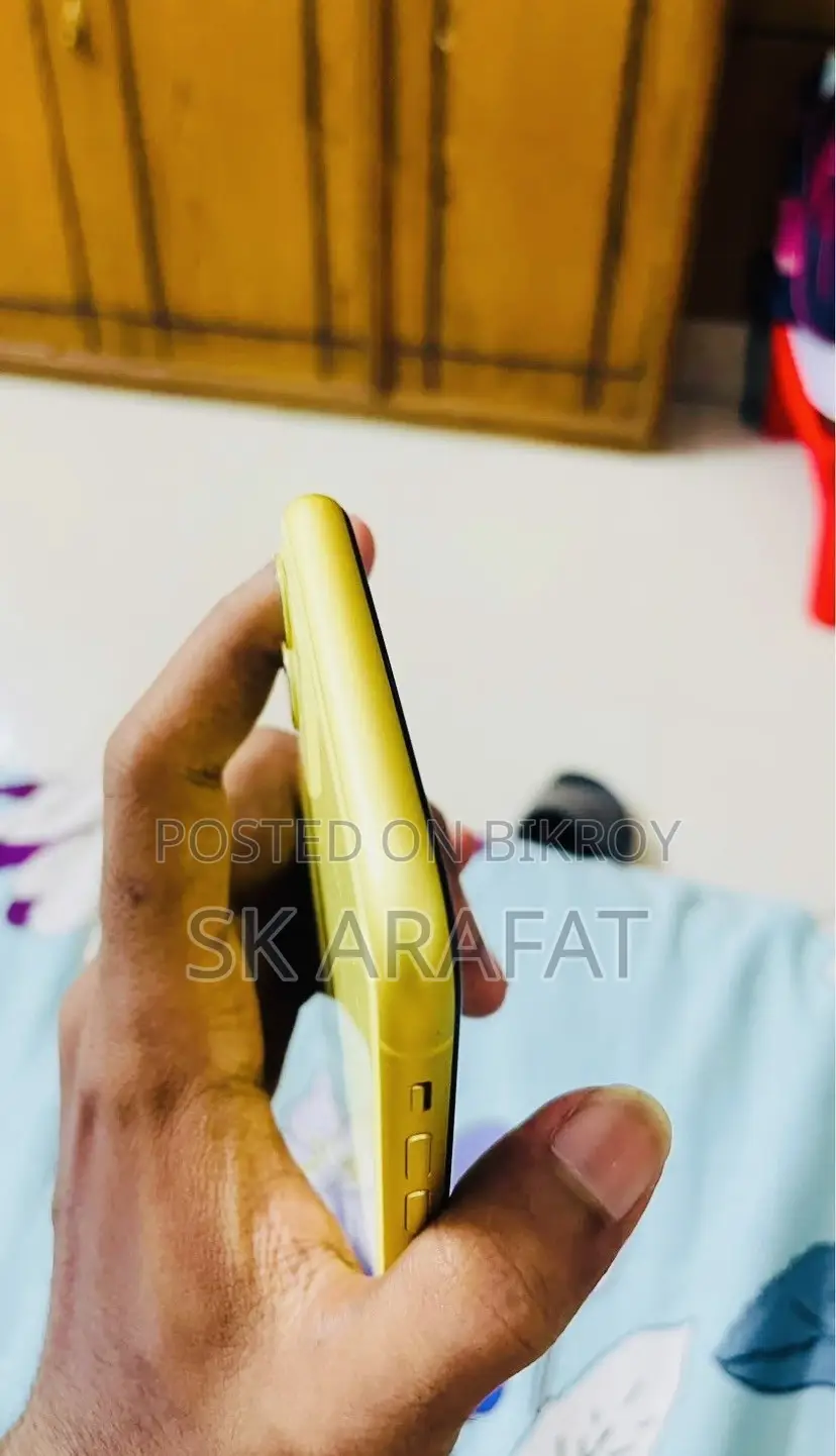 Apple iPhone 11 64 GB Yellow