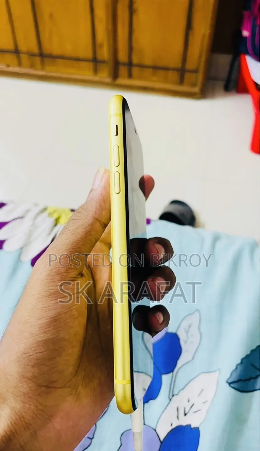 Apple iPhone 11 64 GB Yellow
