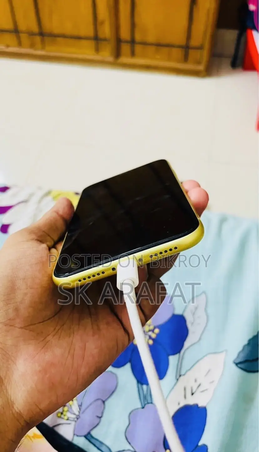 Apple iPhone 11 64 GB Yellow