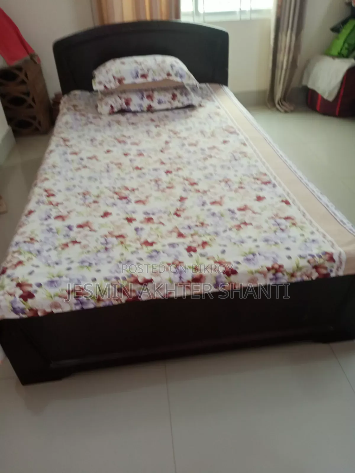 Semi Double Bed