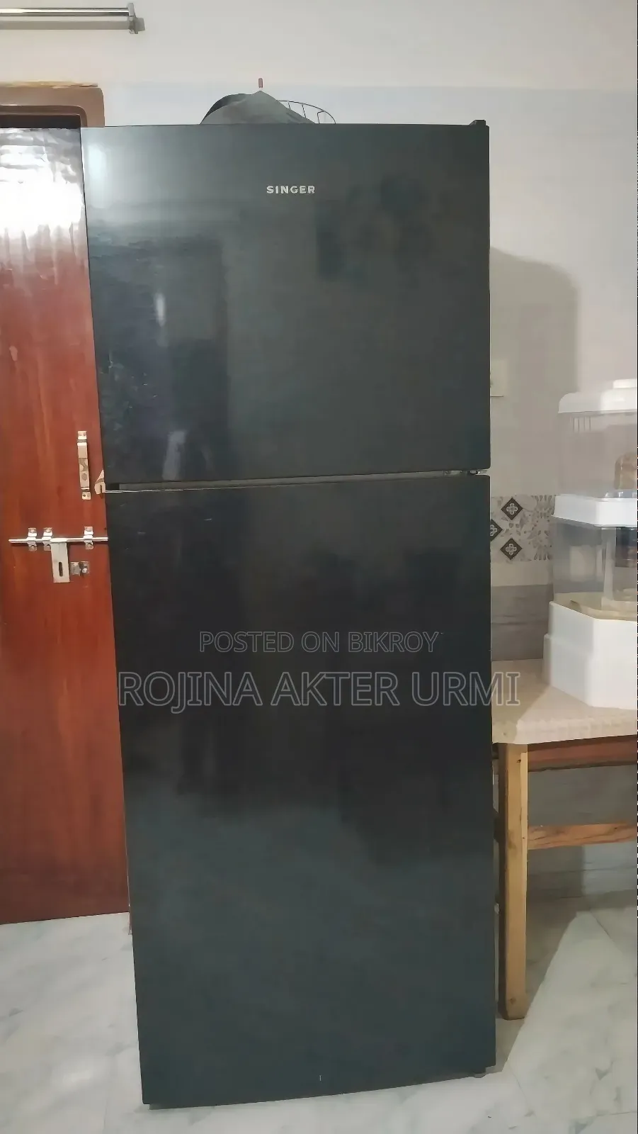 সিঙ্গার ডাবল ডোর আকর্ষণীয় গ্লাস ডোর একদম নতুন এর মতো!