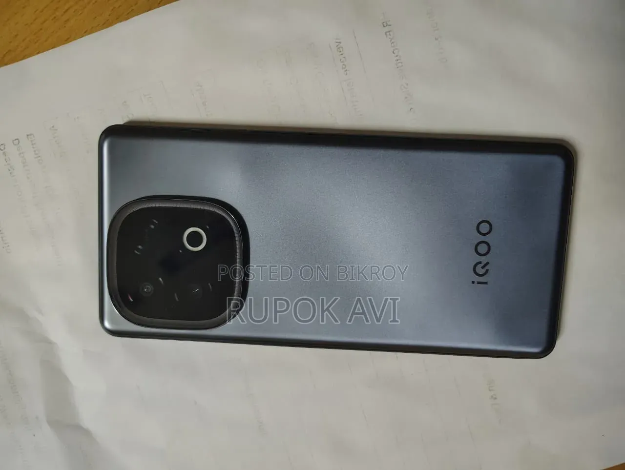 আইকিউওও ২৫৬ জিবি কালো