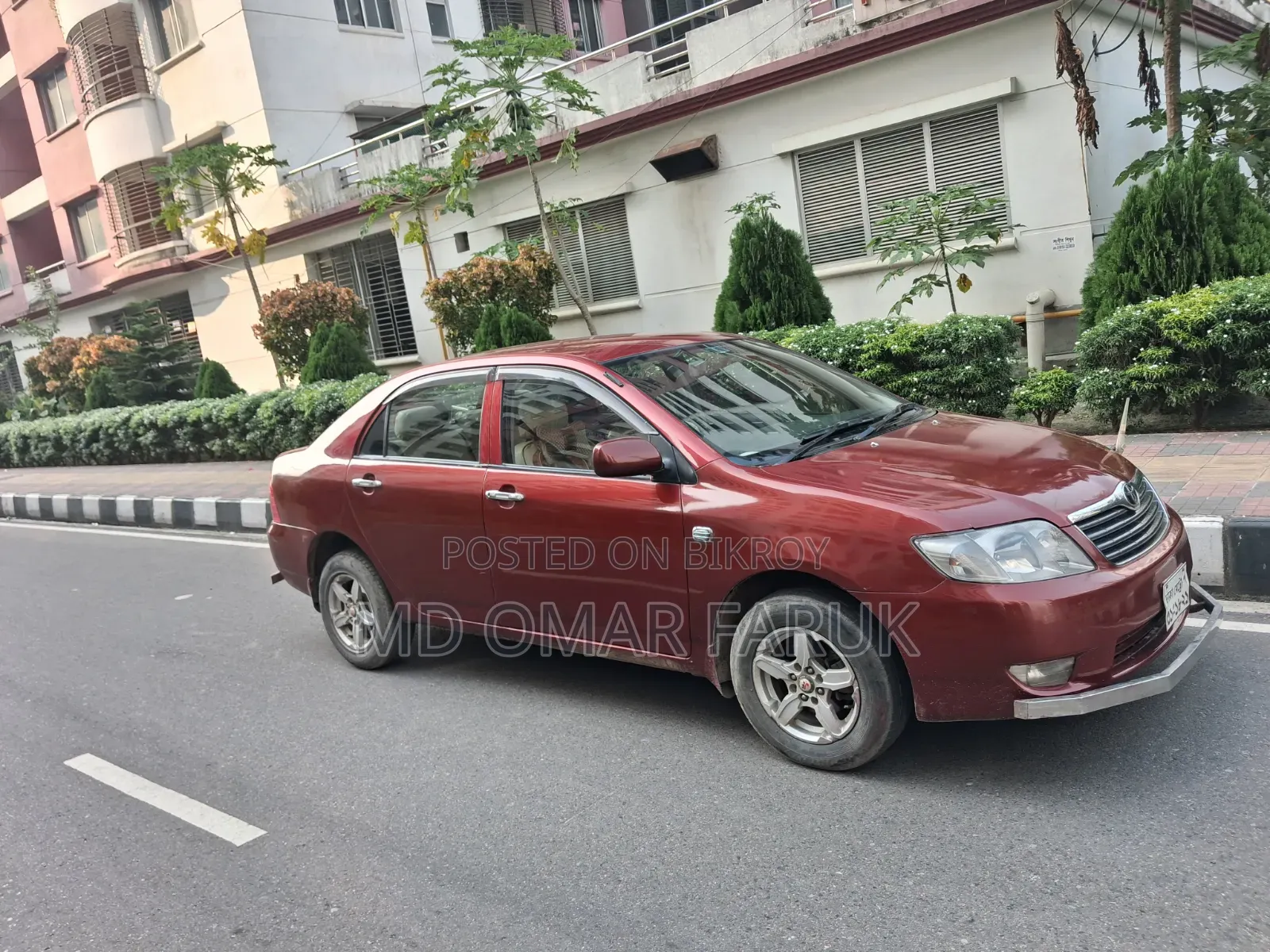 টয়োটা করোলা ২০০৫ মেরুন