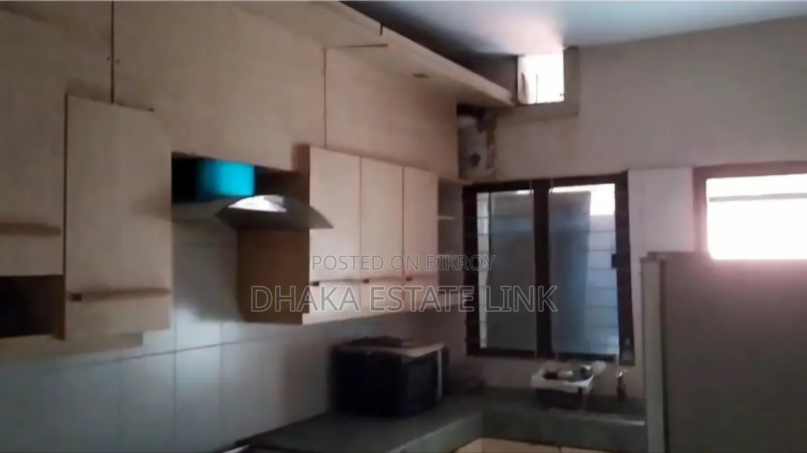 বারিধারায় ৩ বেডরুমের অ্যাপার্টমেন্ট বিক্রির জন্য