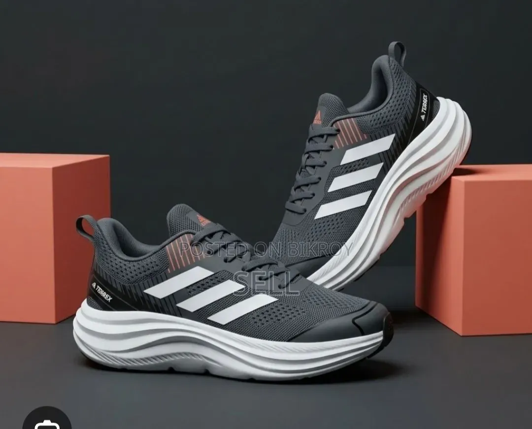 Adidas Sneakers