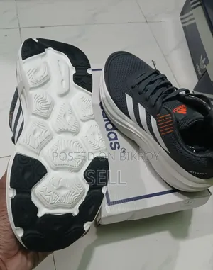 Adidas Sneakers